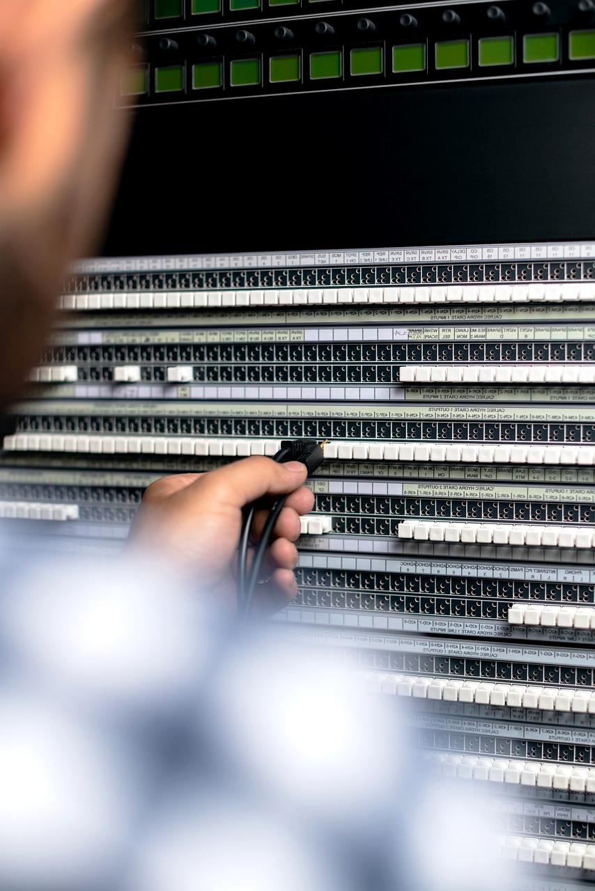 Full-fibre broadband rollout in the UK